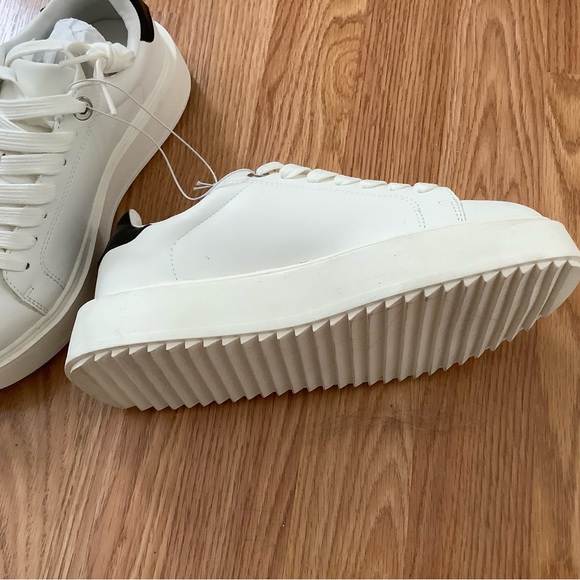 Torrid White Platform Sneakers , NWT, - Picture 7 of 8